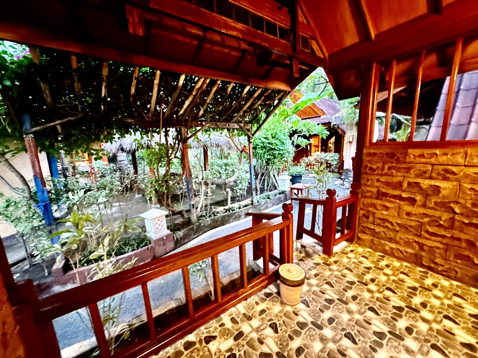 Sunny Rose Bungalows Gili Air - Adults Only Buitenkant foto