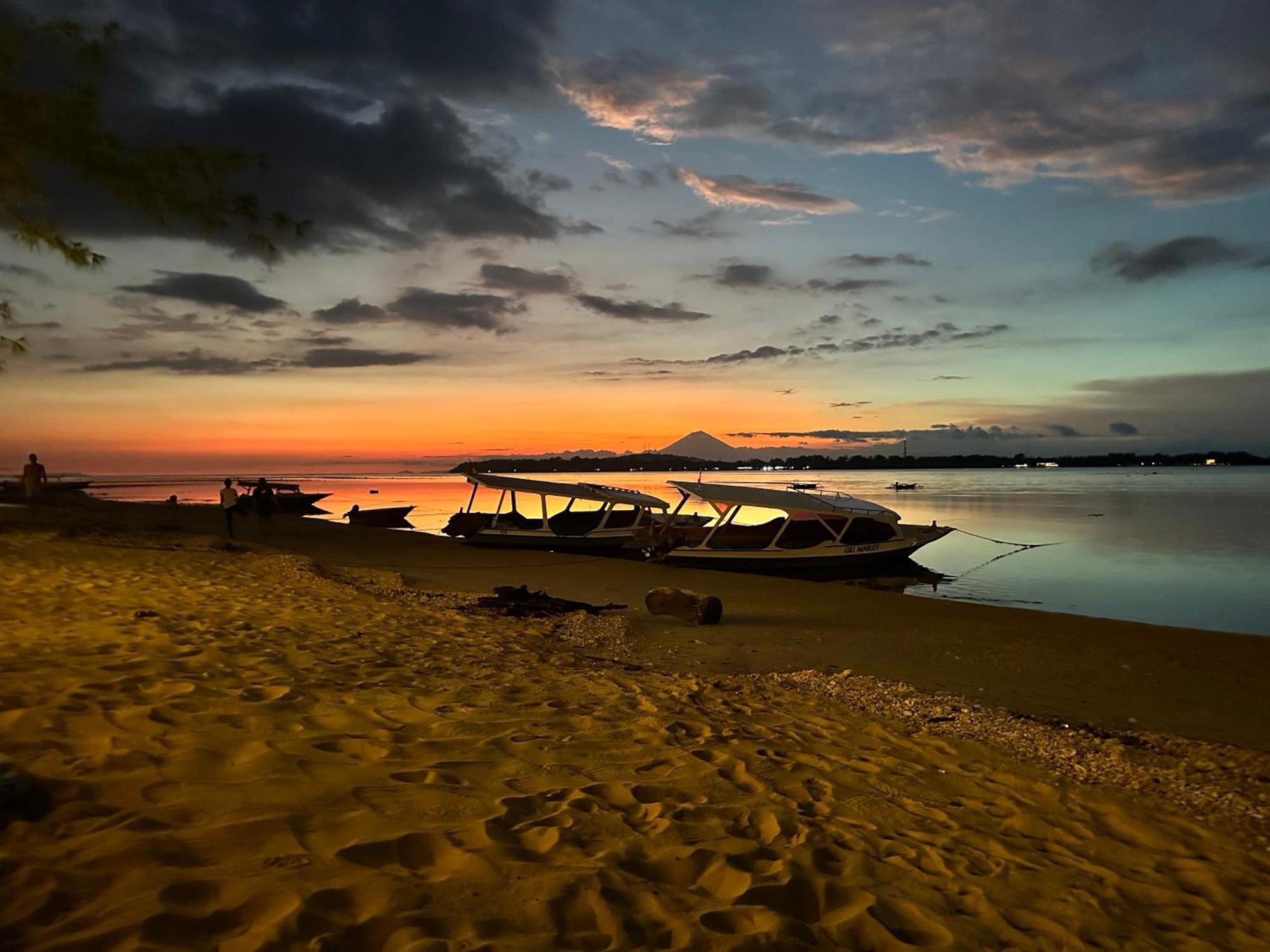 Sunny Rose Bungalows Gili Air - Adults Only Buitenkant foto
