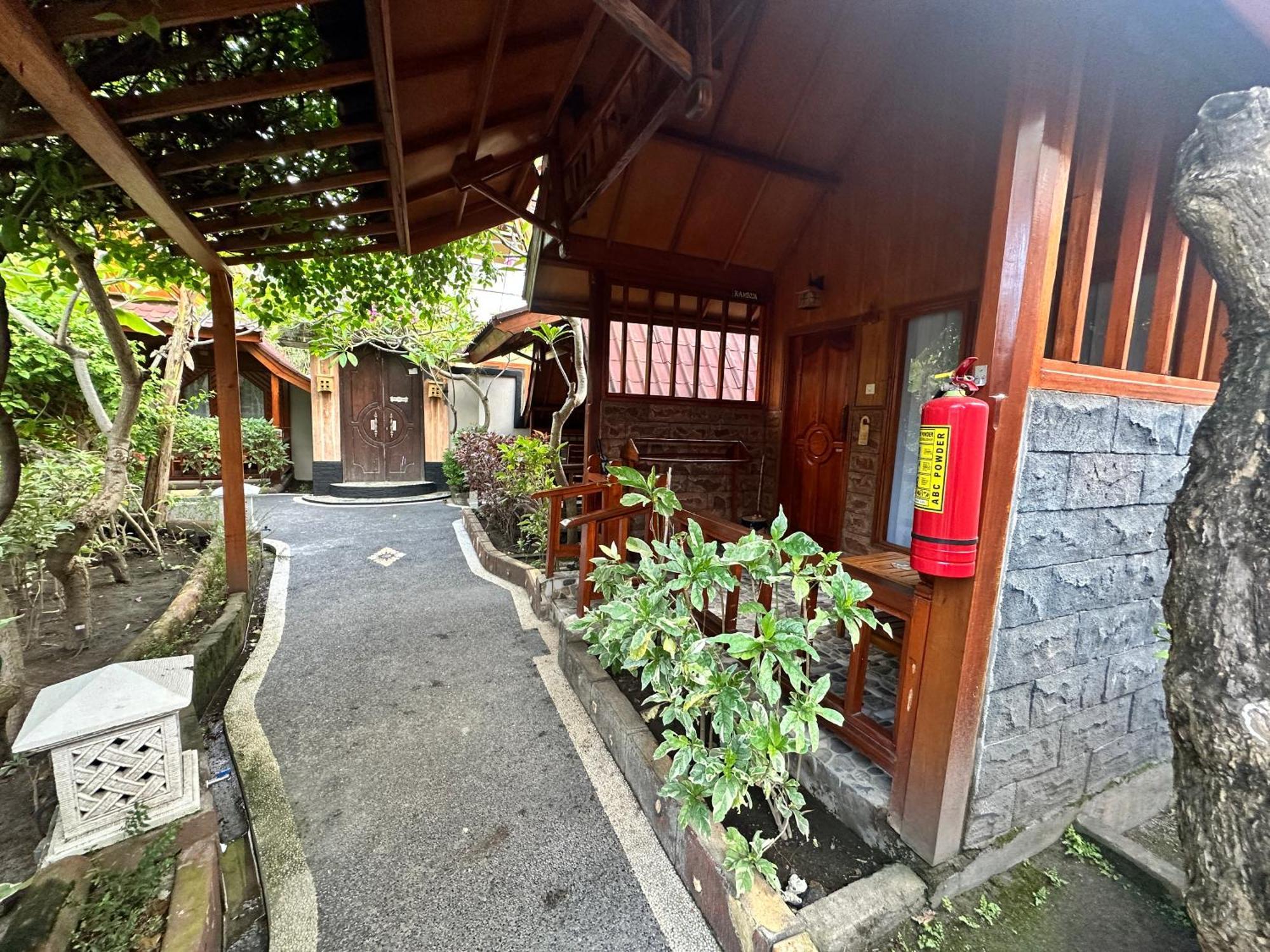 Sunny Rose Bungalows Gili Air - Adults Only Buitenkant foto